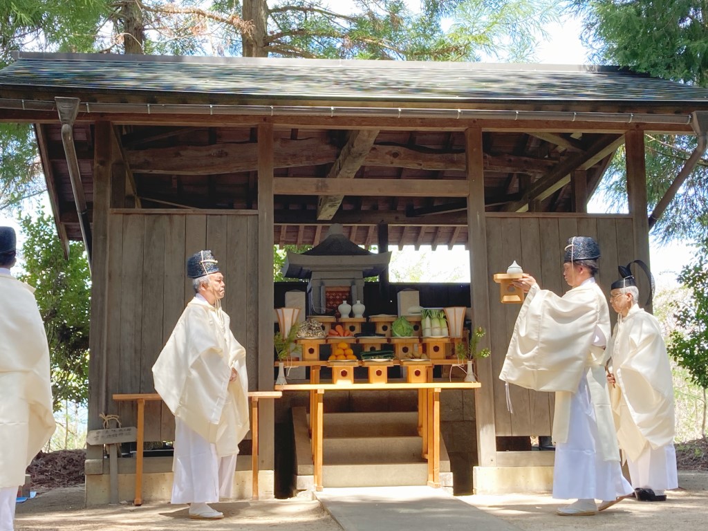 「皆神山に響く愛善の言霊」